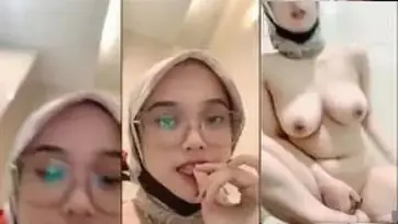 Bokep Baby Ica Hijab Toge Indo Sange Pengen Dientot Brutal Panas HD poster