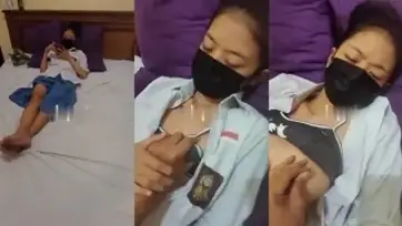 Bokep Indo Anak SMA Rela Dibayar Usai Melayani poster