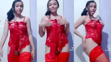 Bokep Indo Ngewe Sekretaris Jilbab Di Kantor poster