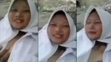 Ngewe Gadis SMA Di Batu Sungai Jembut Lebat Becek WOT poster